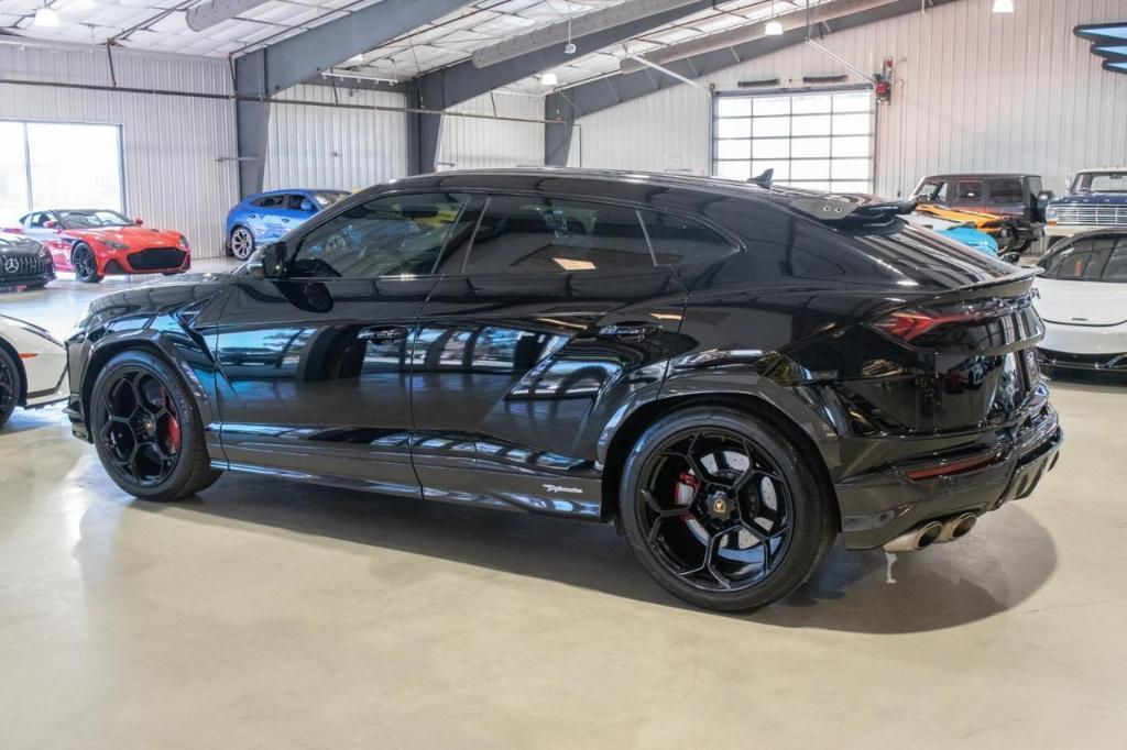 used 2023 Lamborghini Urus car, priced at $299,888