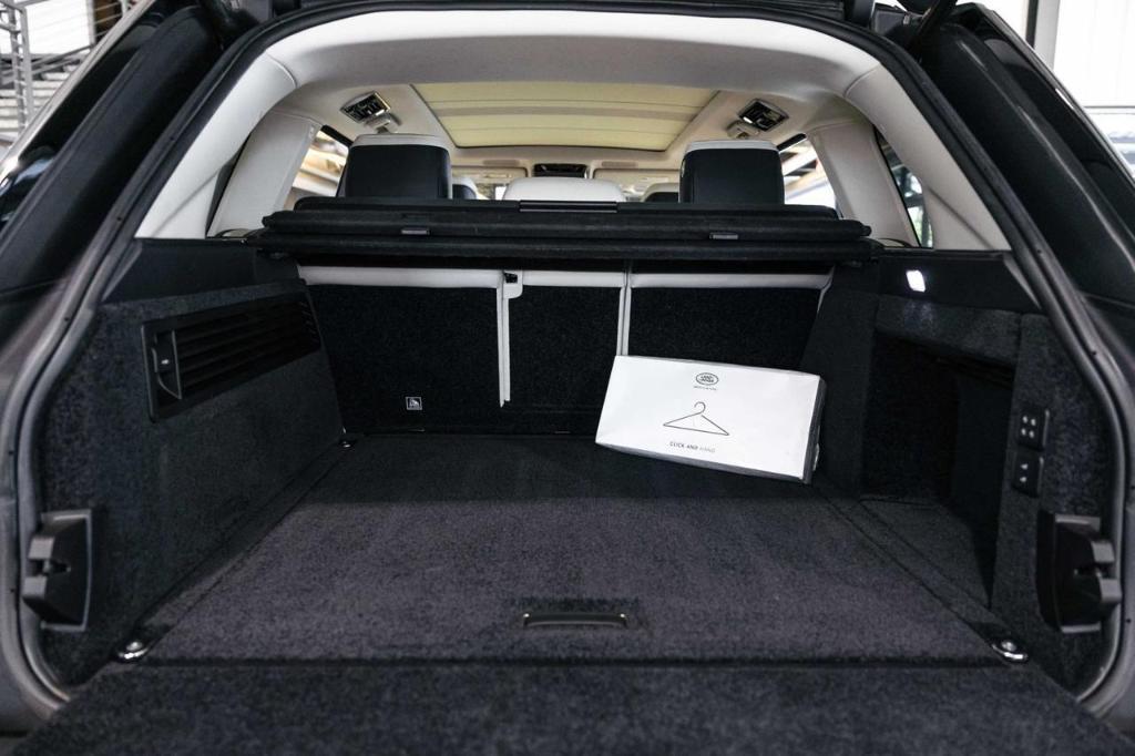 used 2022 Land Rover Range Rover car, priced at $59,901