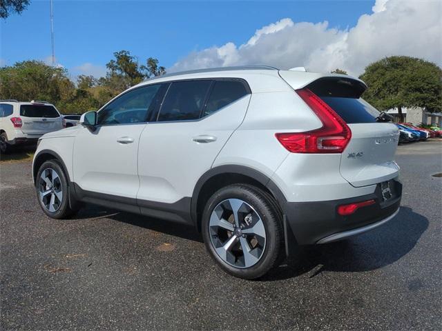 new 2025 Volvo XC40 car, priced at $45,795