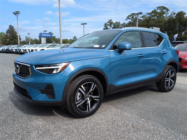 new 2025 Volvo XC40 car, priced at $40,125