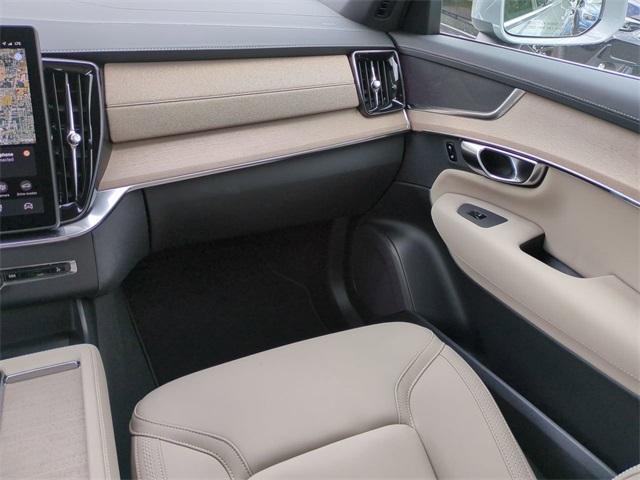new 2025 Volvo XC90 car, priced at $59,495