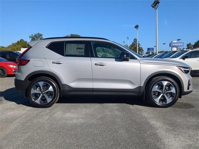 new 2024 Volvo XC40 car, priced at $40,029