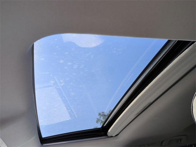 used 2015 Toyota Highlander car, priced at $17,547