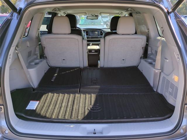 used 2015 Toyota Highlander car, priced at $17,547