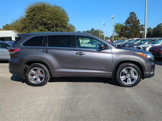 used 2015 Toyota Highlander car, priced at $17,547