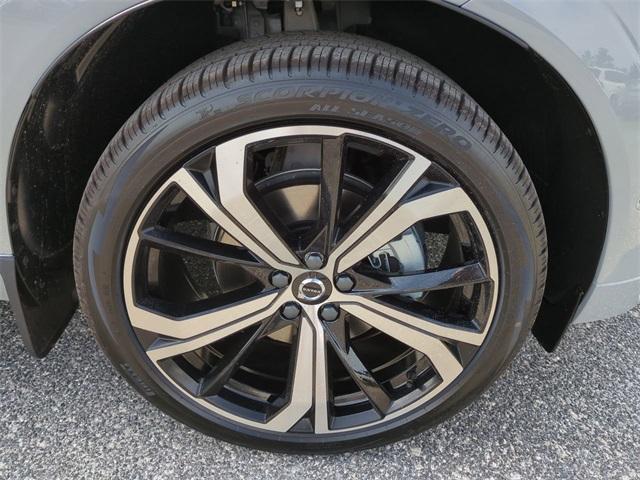 new 2025 Volvo XC60 car, priced at $59,660
