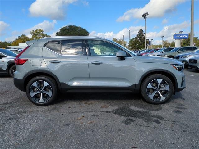 new 2025 Volvo XC40 car, priced at $42,965