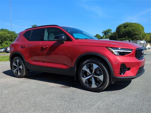 new 2025 Volvo XC40 car, priced at $43,795