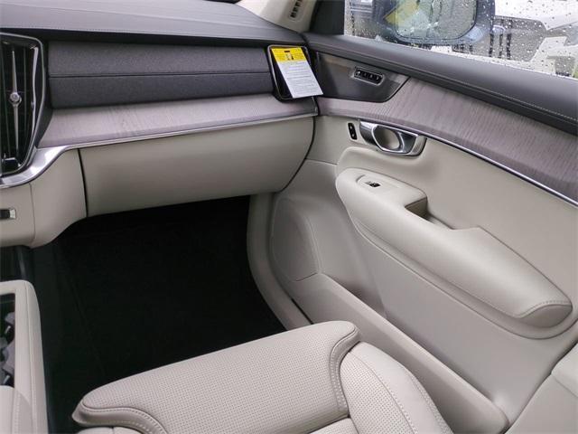 new 2026 Volvo XC90 Plug-In Hybrid car, priced at $83,395