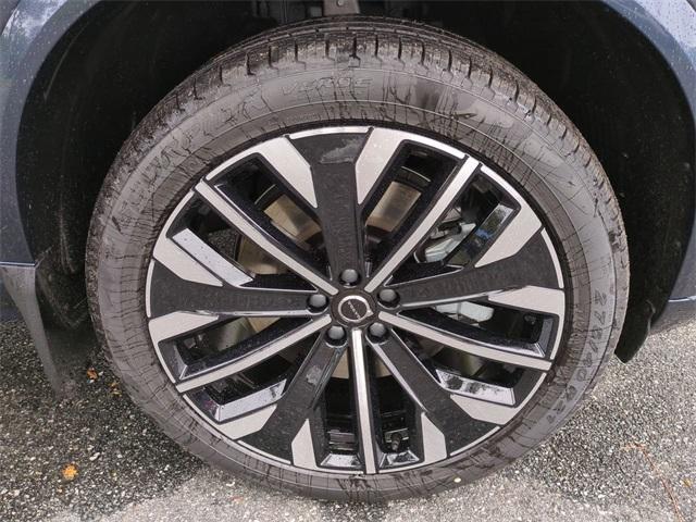 new 2026 Volvo XC90 Plug-In Hybrid car, priced at $83,395