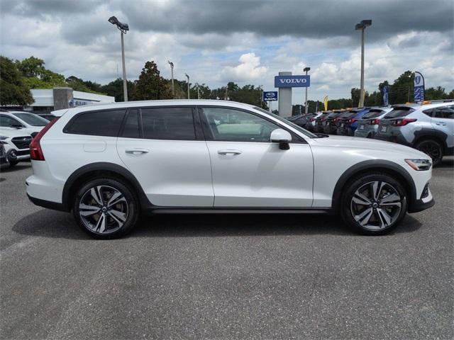 new 2024 Volvo V60 Cross Country car, priced at $47,263