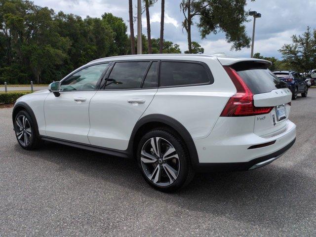 new 2024 Volvo V60 Cross Country car, priced at $51,135