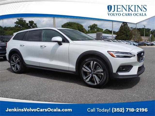 new 2024 Volvo V60 Cross Country car, priced at $49,263