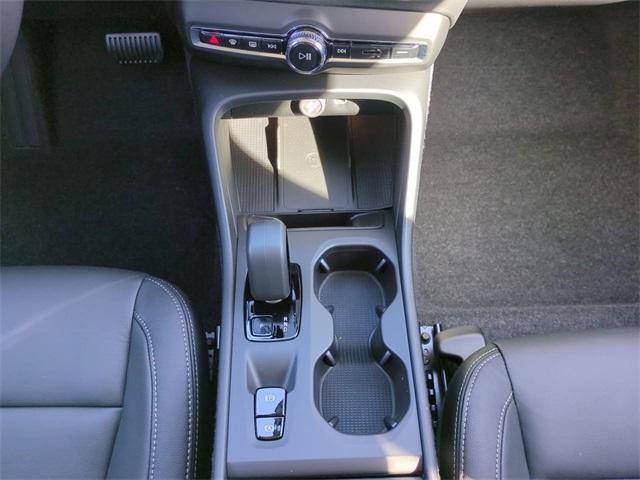 new 2026 Volvo XC40 car, priced at $38,365