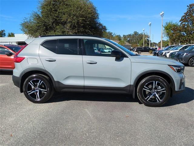 new 2026 Volvo XC40 car, priced at $38,365
