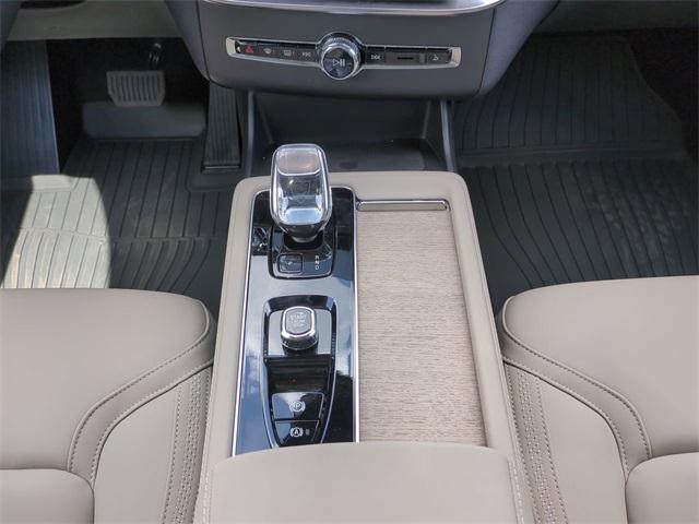 new 2025 Volvo XC90 car, priced at $68,155