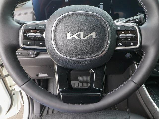 used 2025 Kia Carnival car, priced at $46,820