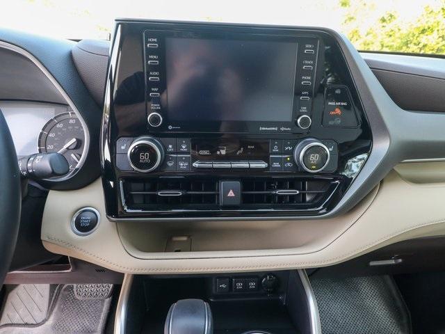 used 2021 Toyota Highlander car, priced at $31,820