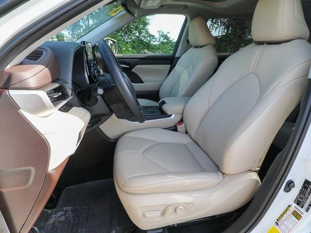 used 2021 Toyota Highlander car, priced at $31,820