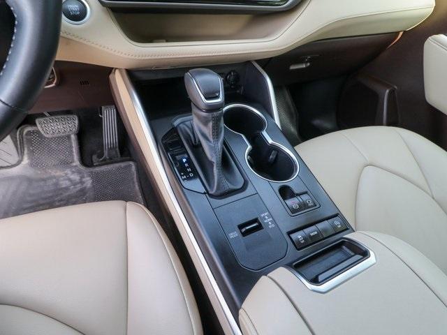 used 2021 Toyota Highlander car, priced at $31,820