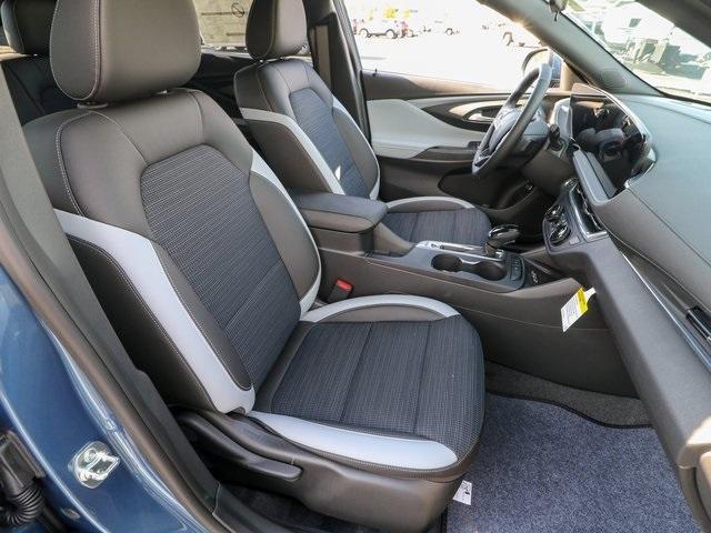 new 2025 Buick Envista car, priced at $27,375