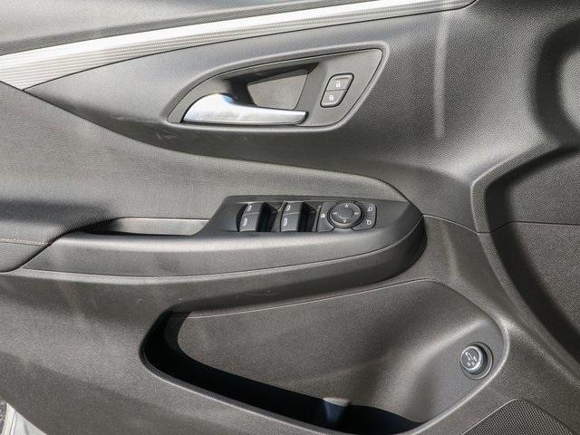 new 2025 Buick Envista car, priced at $31,585