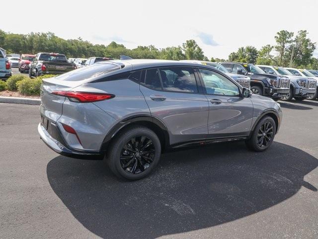 new 2025 Buick Envista car, priced at $28,525