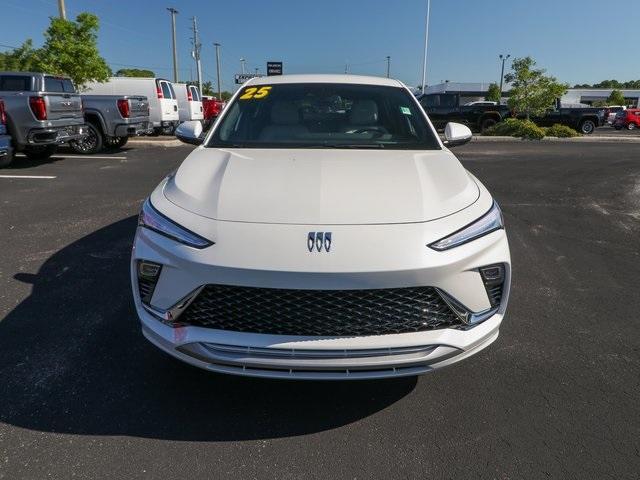 new 2025 Buick Envista car, priced at $30,939