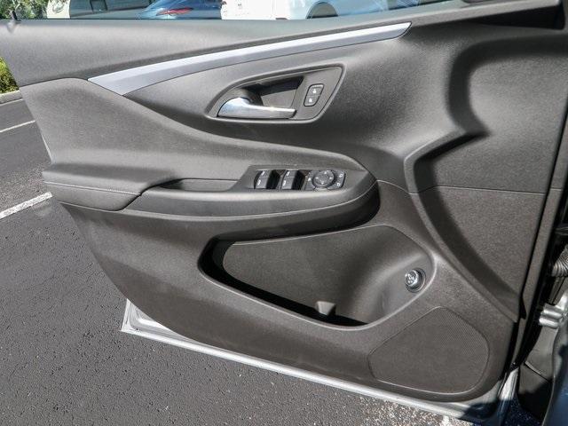 new 2025 Buick Envista car, priced at $27,125