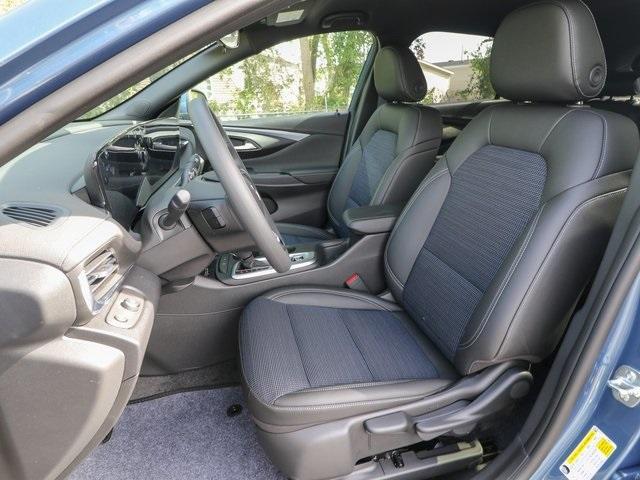 new 2025 Buick Envista car, priced at $25,535