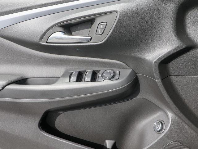 new 2025 Buick Envista car, priced at $25,535