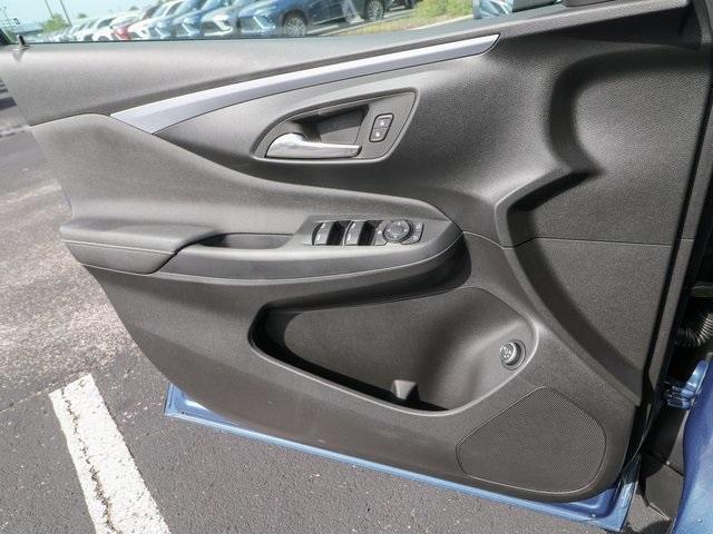 new 2025 Buick Envista car, priced at $25,535