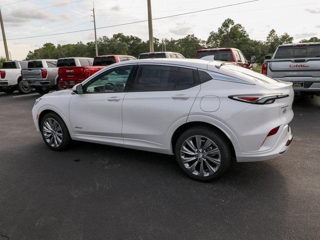 new 2025 Buick Envista car, priced at $31,090