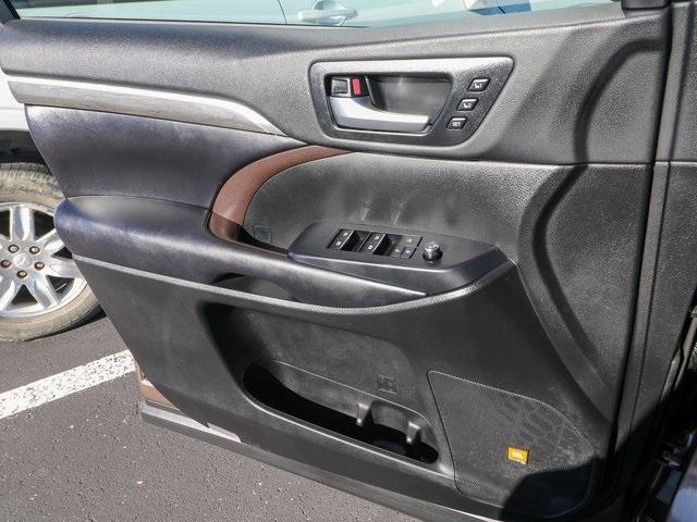 used 2019 Toyota Highlander car, priced at $34,820