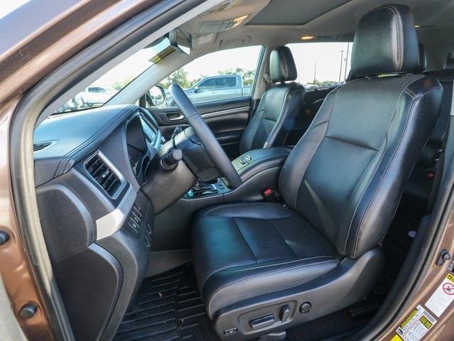 used 2019 Toyota Highlander car, priced at $34,820