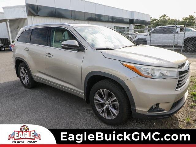 used 2015 Toyota Highlander car, priced at $19,800
