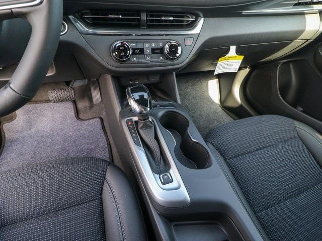 new 2025 Buick Envista car, priced at $26,530