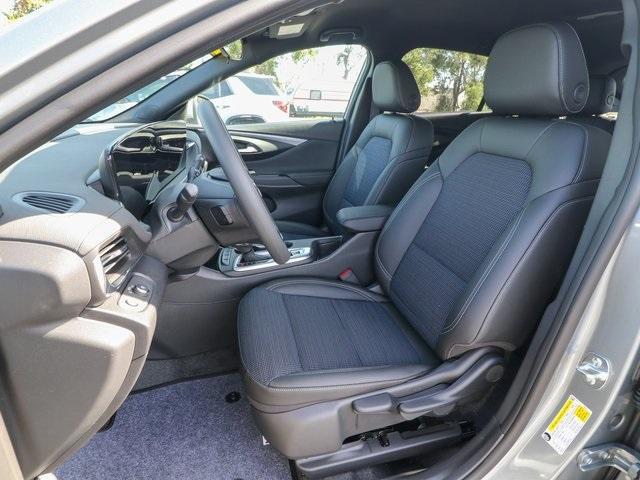 new 2025 Buick Envista car, priced at $25,190