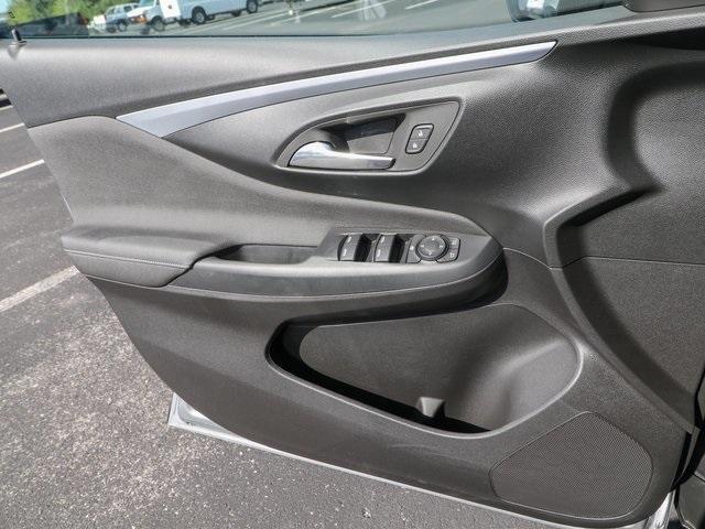 new 2025 Buick Envista car, priced at $25,190