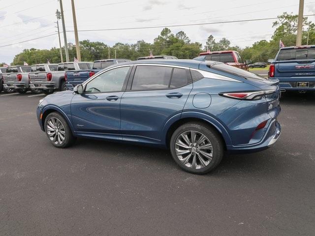 new 2025 Buick Envista car, priced at $30,040