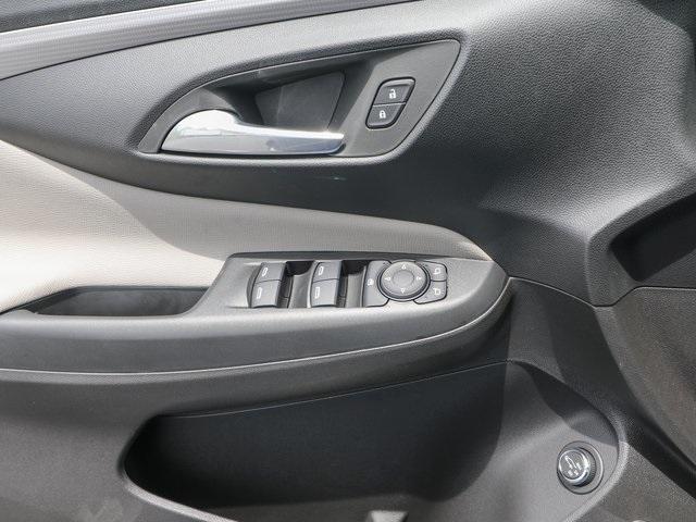 new 2025 Buick Envista car, priced at $30,040