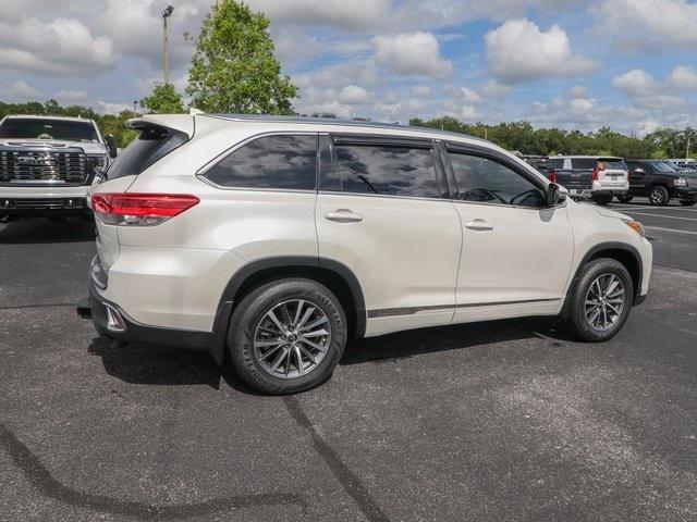 used 2018 Toyota Highlander car, priced at $25,920