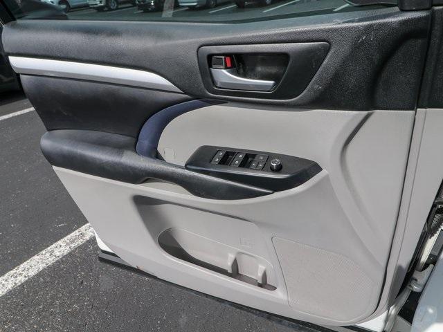 used 2018 Toyota Highlander car, priced at $25,920