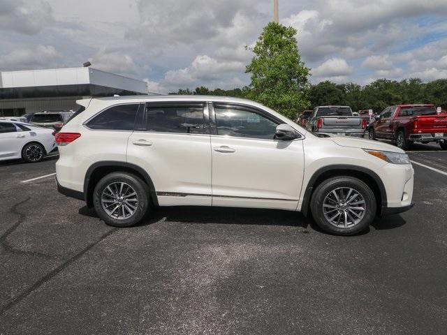 used 2018 Toyota Highlander car, priced at $25,920