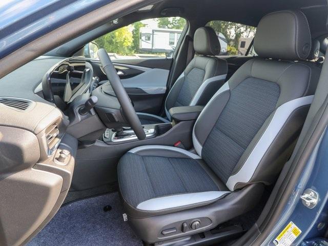 new 2025 Buick Envista car, priced at $25,785