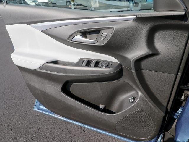 new 2025 Buick Envista car, priced at $25,785