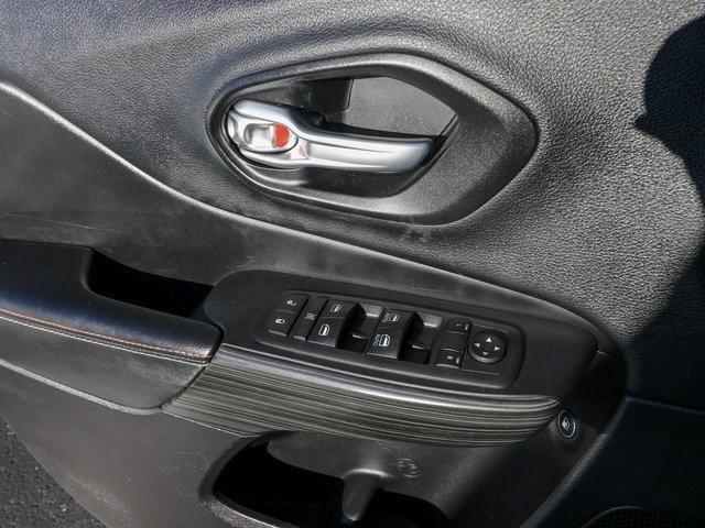 used 2016 Jeep Cherokee car