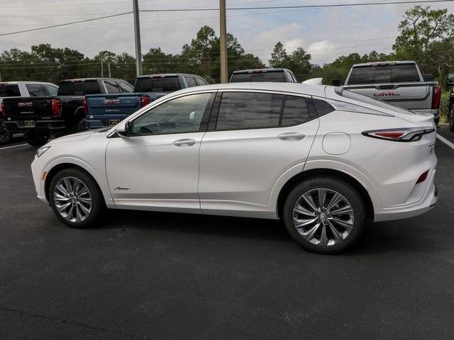 new 2025 Buick Envista car, priced at $31,090