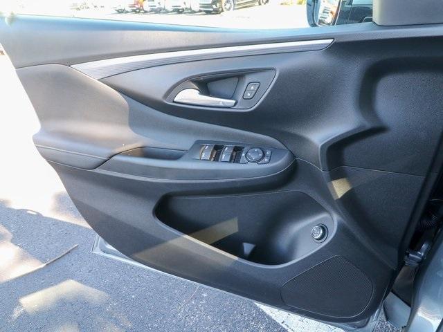 new 2025 Buick Envista car, priced at $30,290