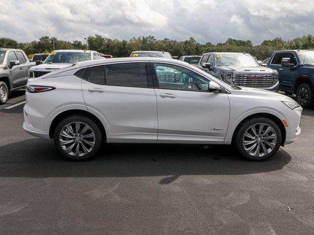 new 2025 Buick Envista car, priced at $31,090